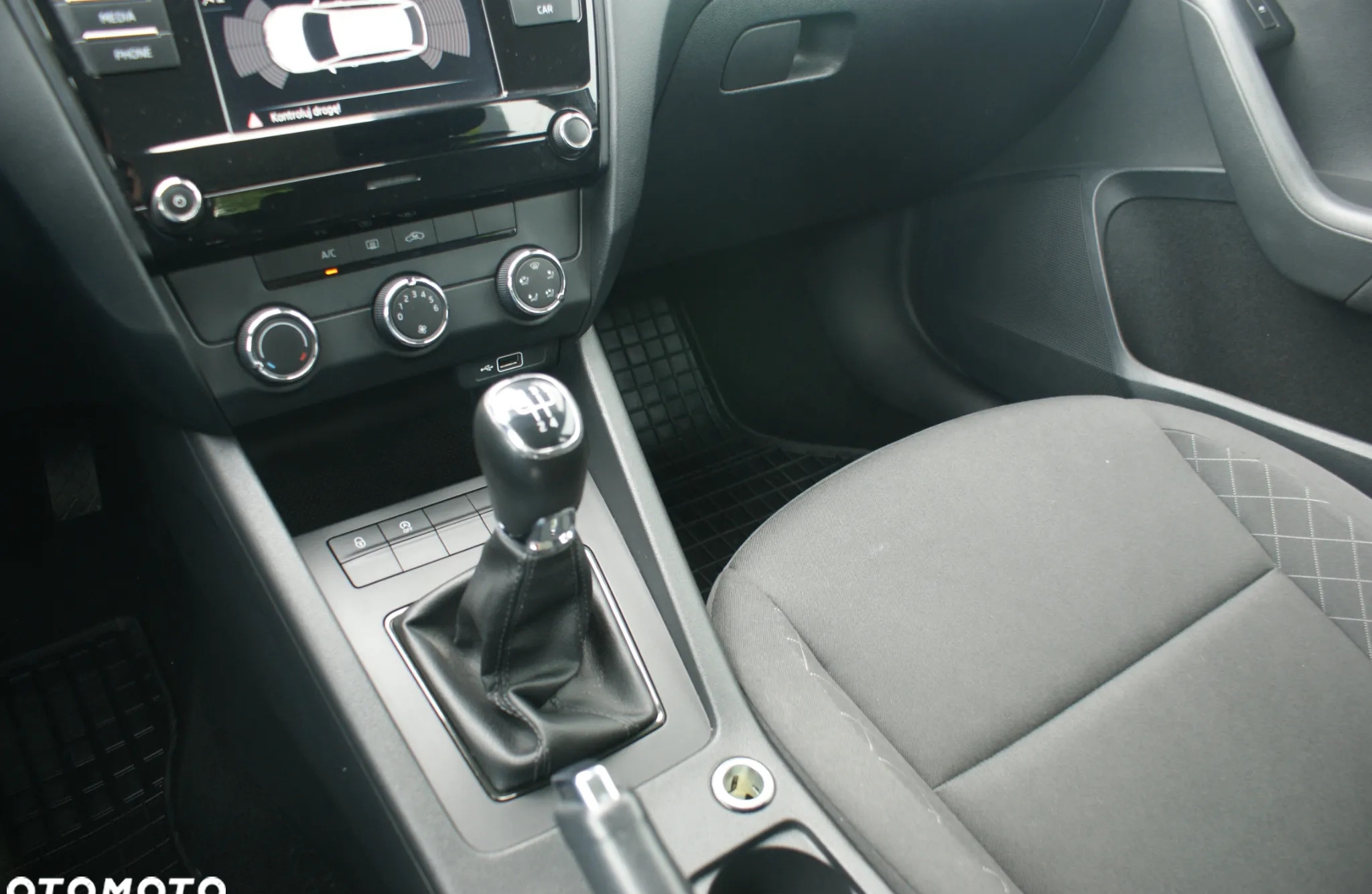 Skoda Octavia cena 64900 przebieg: 47769, rok produkcji 2018 z Pułtusk małe 106